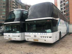 大巴车